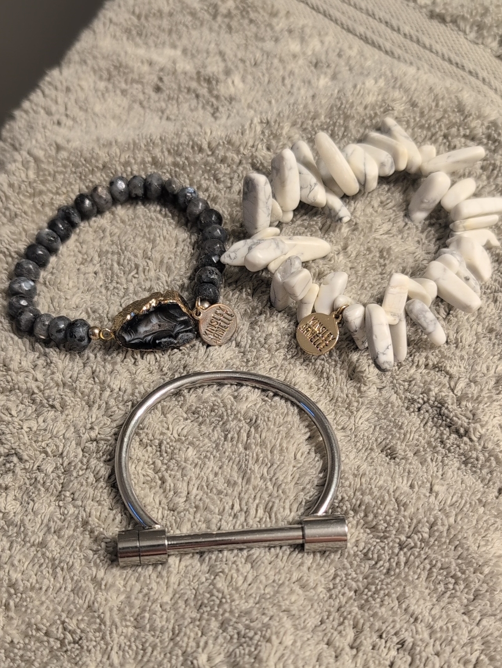Kinsley Armelle White Howlite Chip & Gray Beaded Trio Bracelet Set
